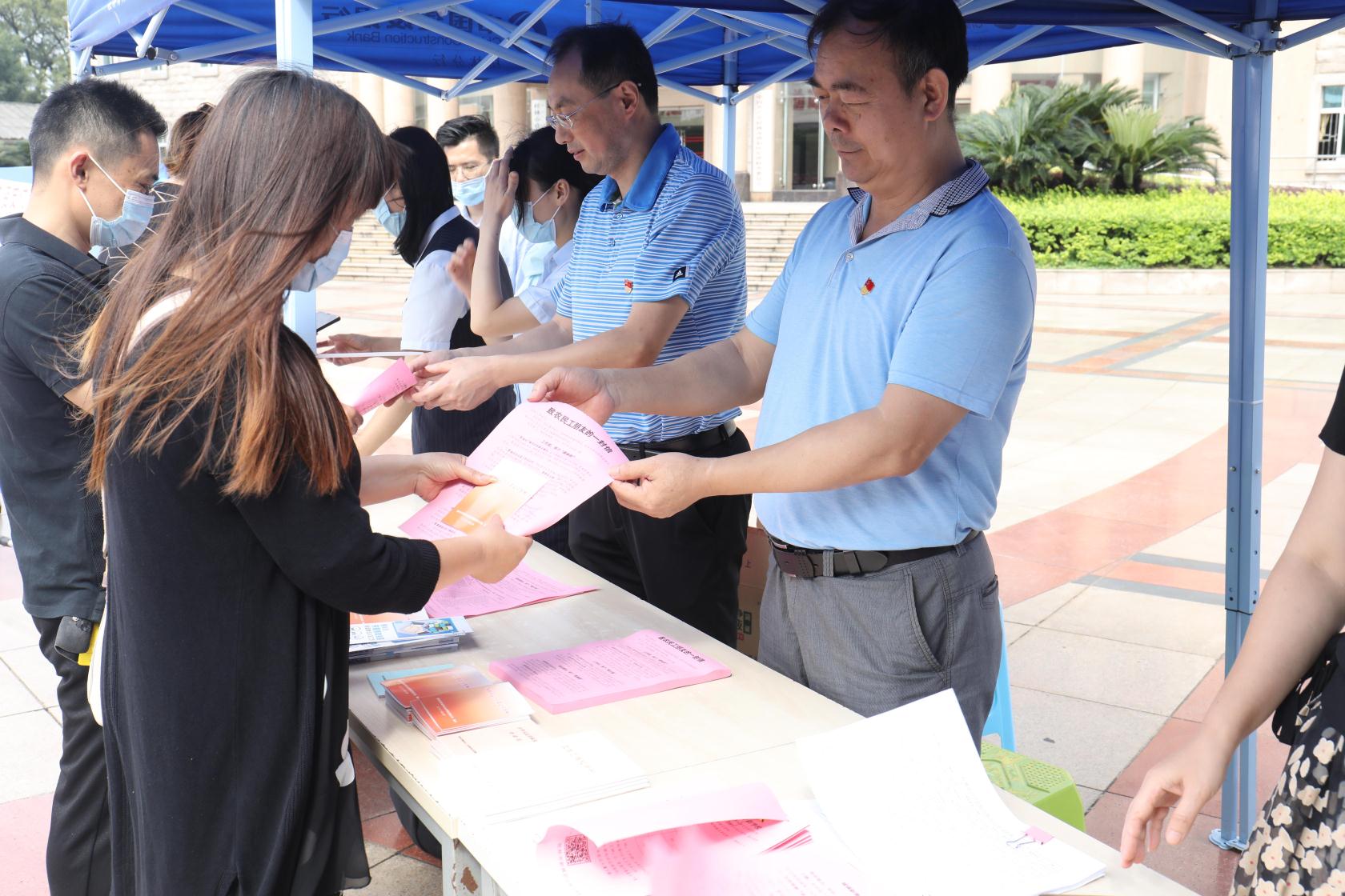 疊彩區多措并舉貫徹落實《保障農民工工資支付條例》 全力維護農民工合法權益